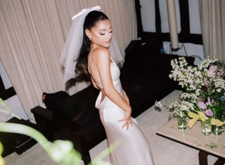 Ariana Grande en su boda estilismo de Mimi Cuttrell