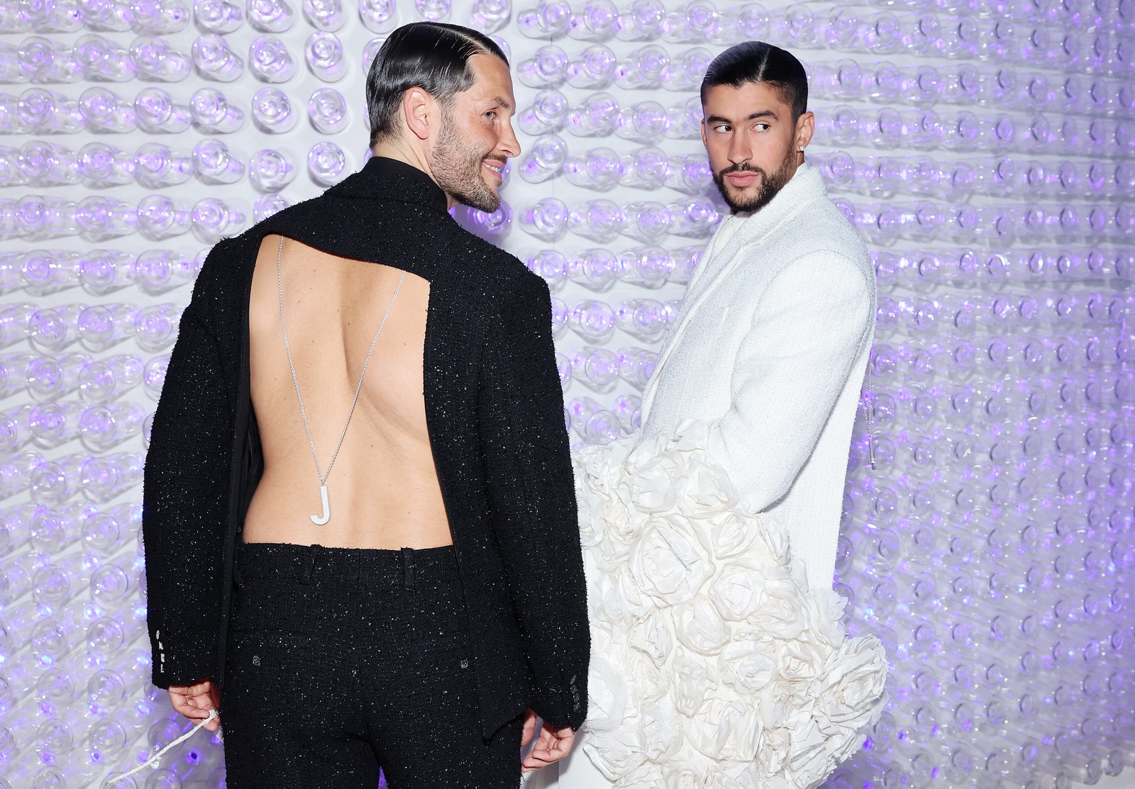 Simon Porte Jacquemus et Bad Bunny au Met Gala 2023