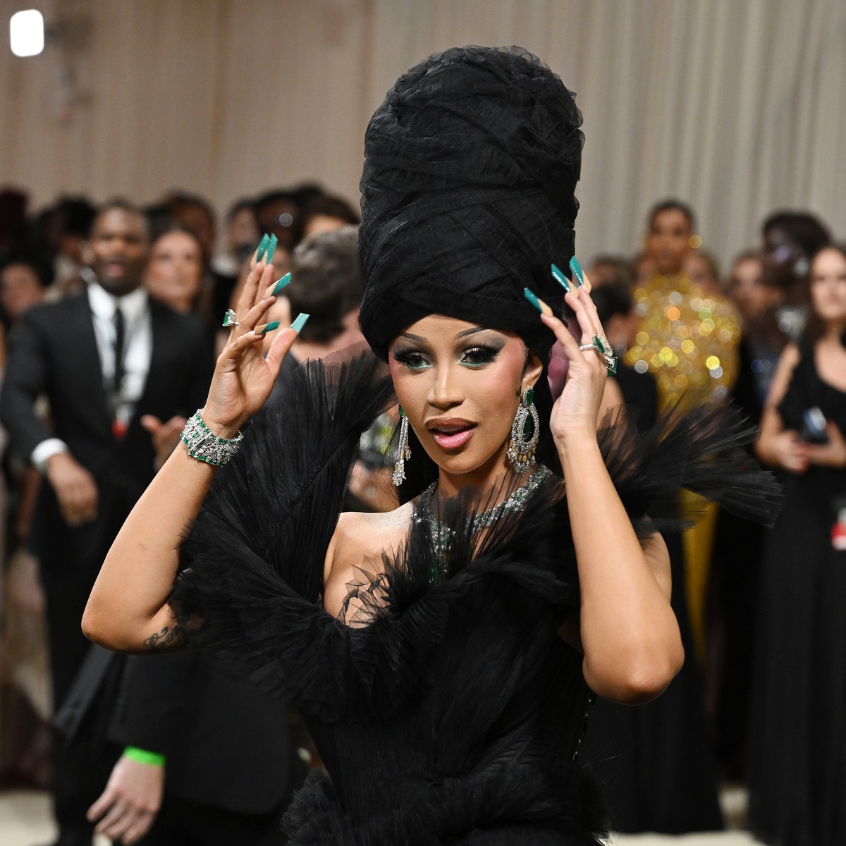 Cardi B s'est transformée en gigantesque rose noire au Met Gala 2024