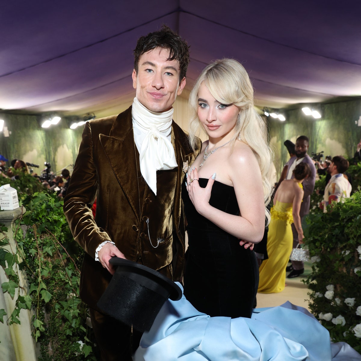 Sabrina Carpenter et Barry Keoghan officialisent leur couple sur le tapis rouge du Met Gala 2024