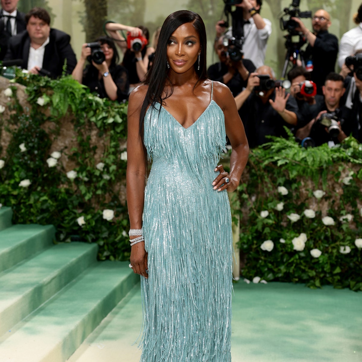 Naomi Campbell était éblouissante dans une robe brodée de 50 000 sequins au Met Gala