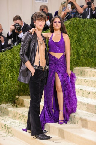 Camila Cabello y Shawn Mendes llegan a la met gala 2021