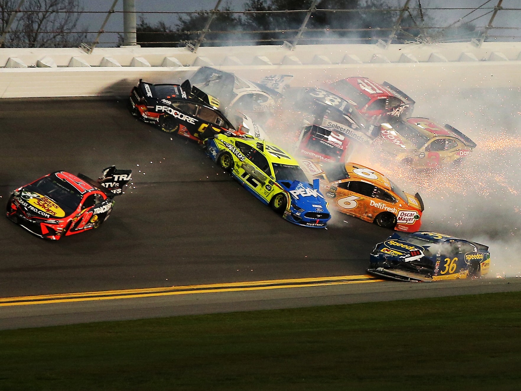 cars crashing at Daytona 500