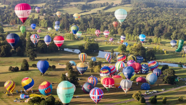 Balloonists Take To The Skies At Longleat's Ski Safari