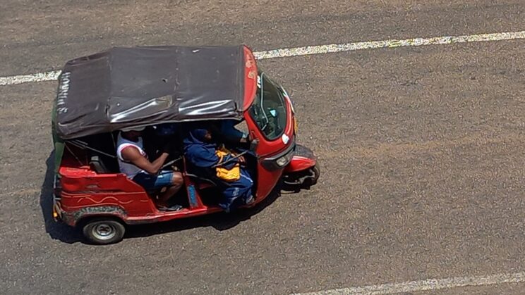 Article : Les taxis tricycle : une menace sur les routes de Conakry