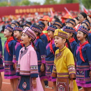 广西罗城：欢庆自治县成立40周年