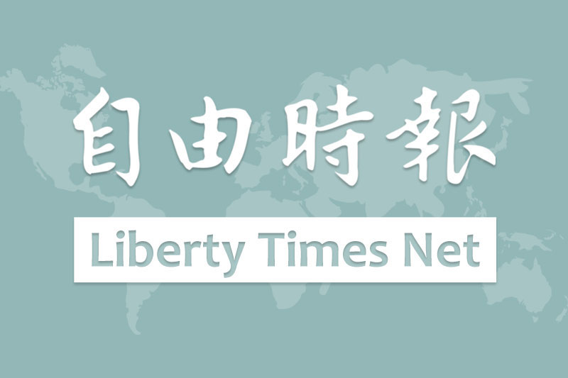 台北市政府青年局針對一殯原址所在地及周邊殯葬用地的規畫，邀請年輕朋友發揮創意提出想法論辯，140人提案中擇優8個團隊進入最終辯論決賽，最終由「人生轉運讚」（右）獲得評審青睞，拿下總冠軍，獲得10萬元獎金。 （記者何玉華攝）