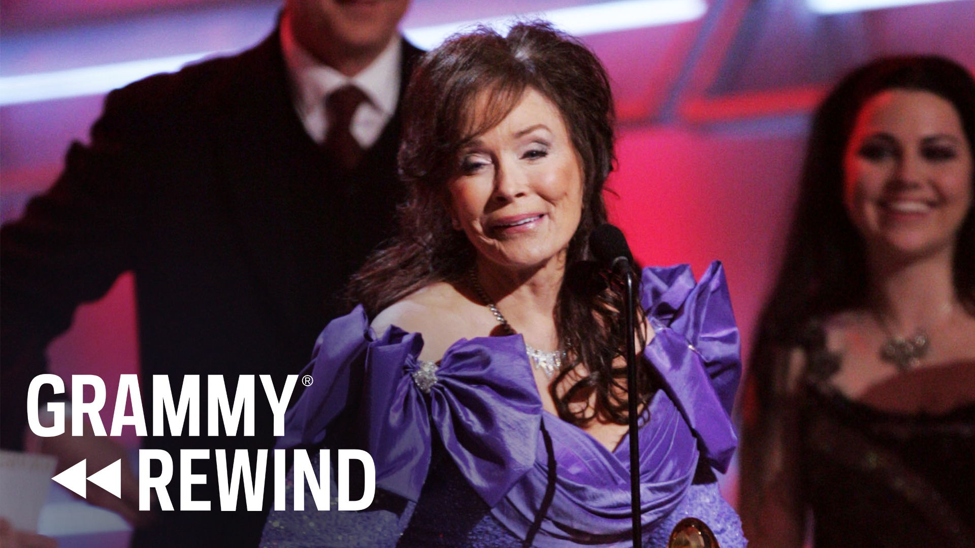 Watch Loretta Lynn Win Best Country Album In 2005