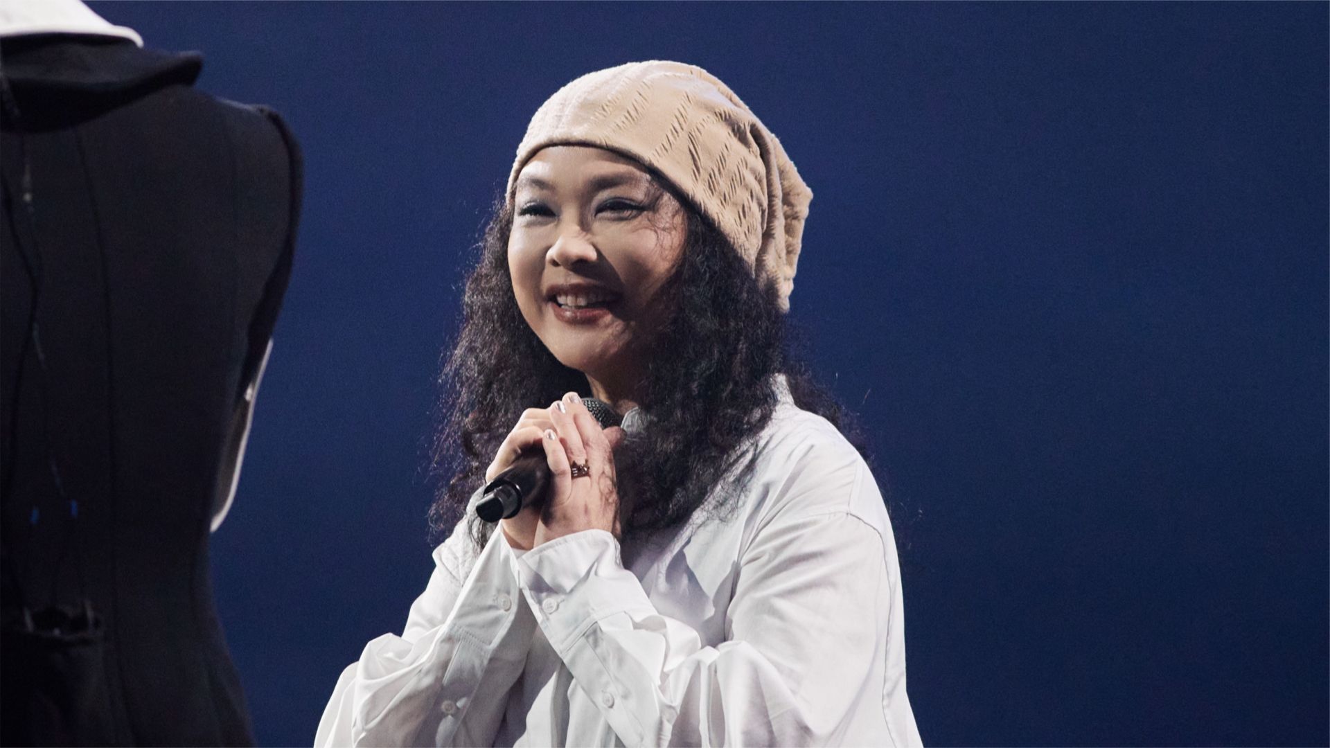 许美静演唱会全场喊退票，互动一小时，成名曲全给乐队唱堪称诈骗-西瓜视频