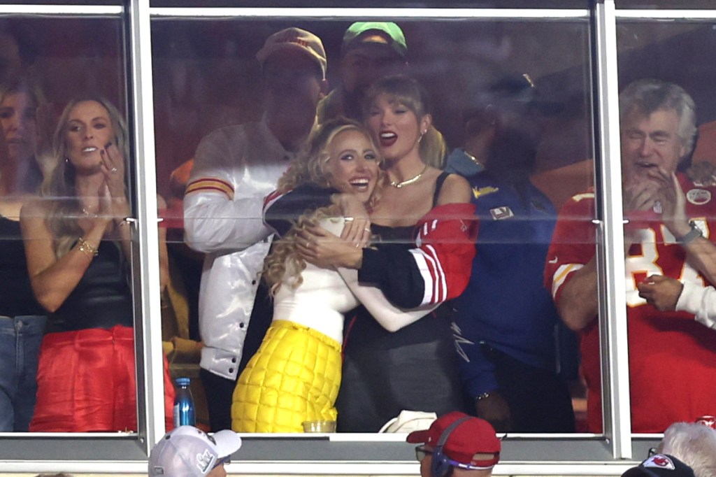 taylor swift and brittany mahomes kansas city chiefs game