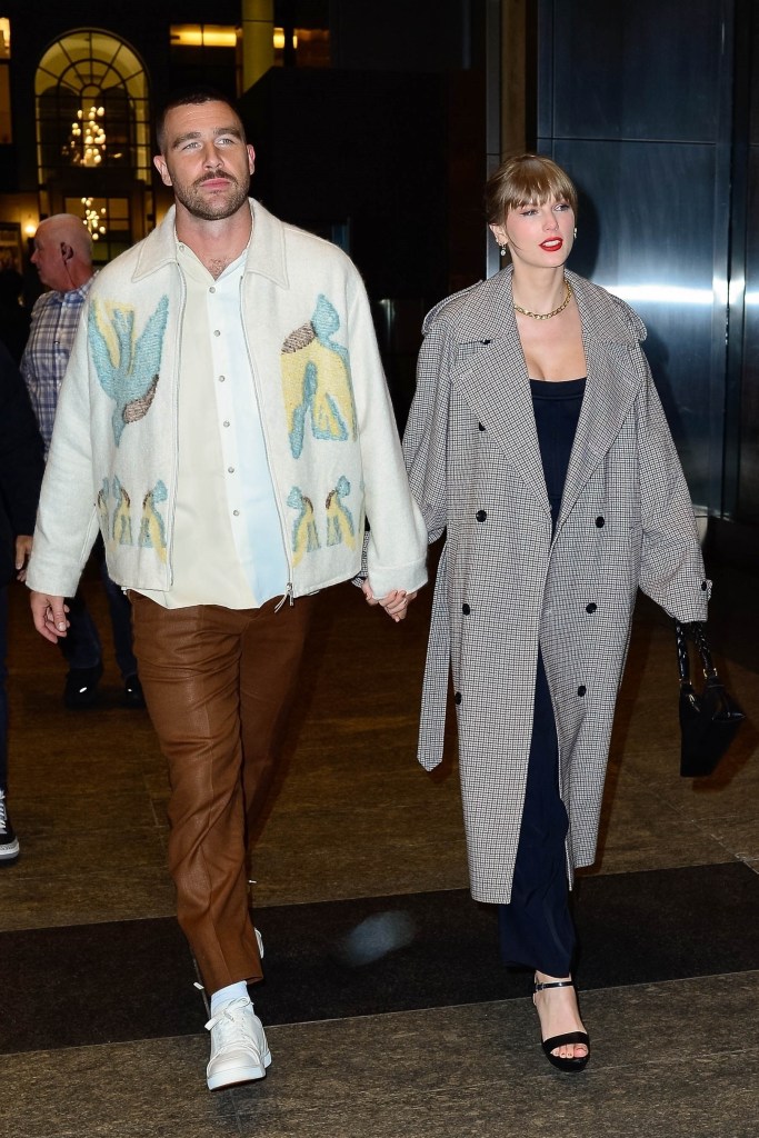 taylor swift and travis kelce holding hands in nyc