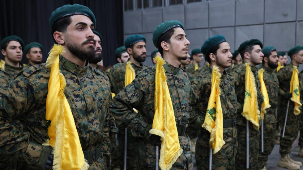 Des membres du Hezbollah photographiés lors de commémorations dans la banlieue sud de Beyrouth, le 5 avril 2024.