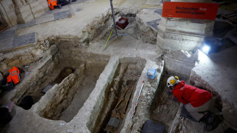 Archeological digs in Notre-Dame Cathedral have led to the discovery of a tomb believed to  belong to the late poet Joachim du Bellay, for whom records show he was buried in the cathedral though the exact location was unknown. 