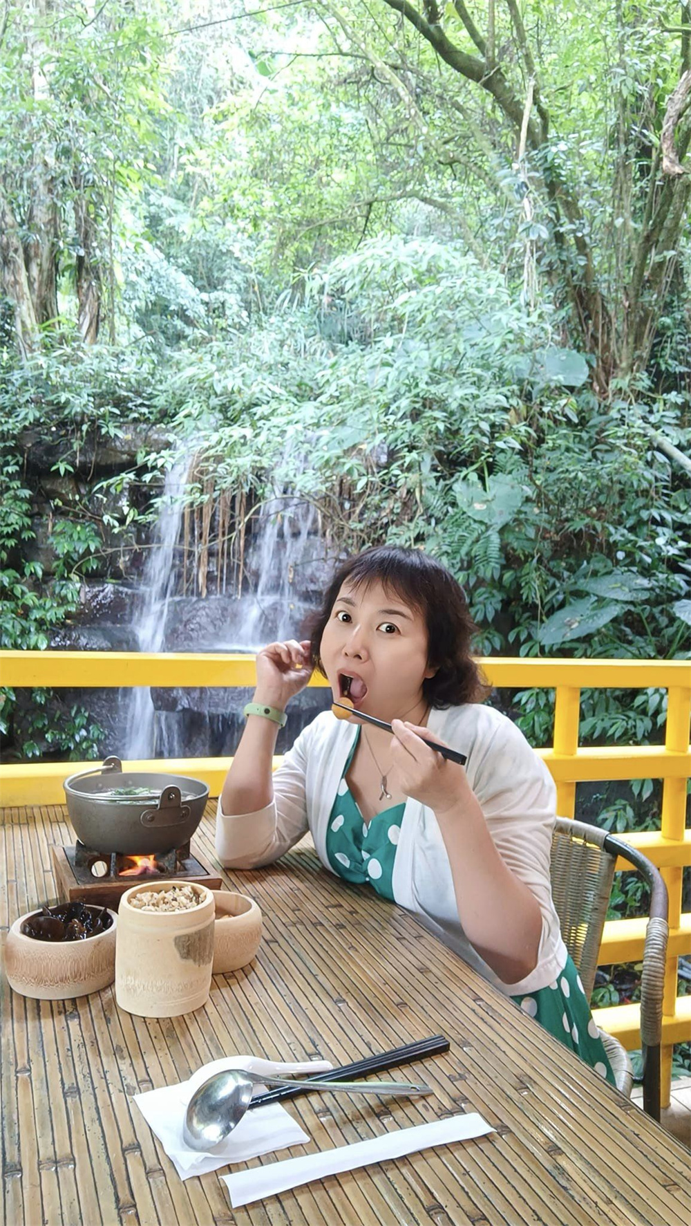 必訪！南投美食竹亭咖啡,面對瀑布用餐的秘境餐廳