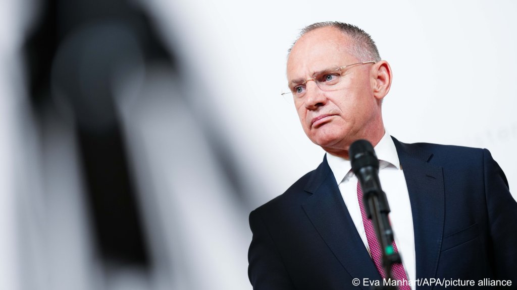 From file: Austria's Interior Minister Gerhard Karner thinks his country's migration policy is working | Photo: Eva Manhart/APA/picture alliance