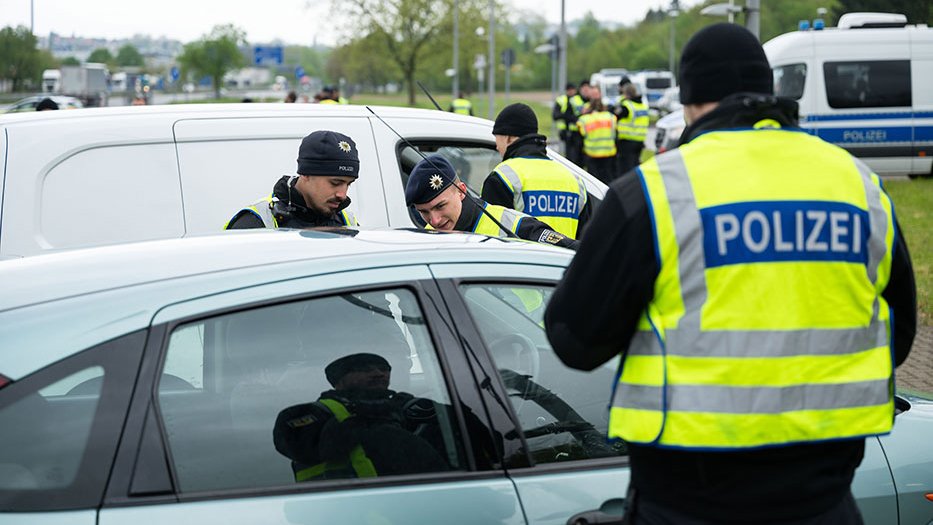 File photo: German police check cars at the French border | Photo: Laurin Schmid / German Interior Ministry Press Office