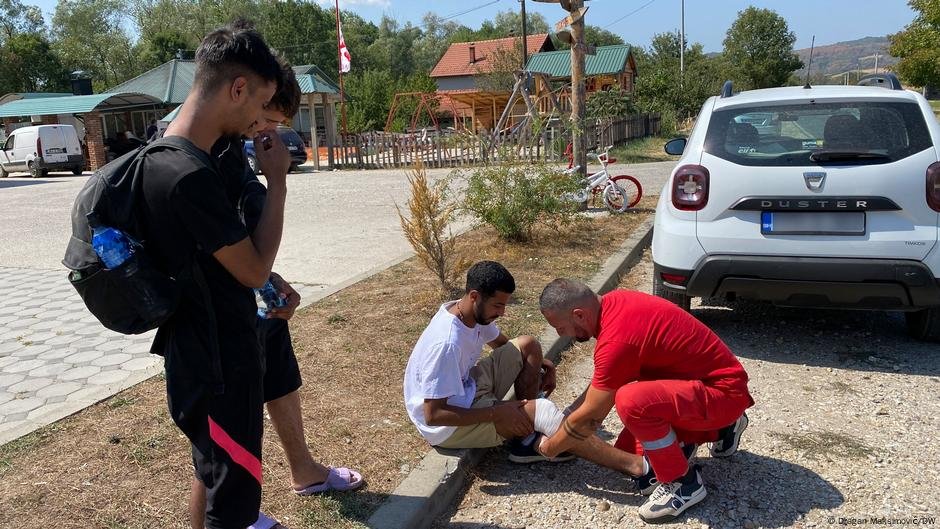 The Red Cross has treated a total of 800 migrants on the Bosnian side of the Bosnian-Serbian border in the first eight months of the year | Photo: Dragan Maksimović / DW