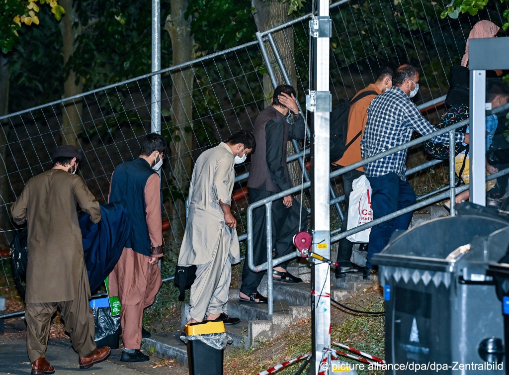 File photo: Afghan refugees arrive in Germany on an evacuation program in 2021 | Photo: Patrick Pleul /picture alliance/dpa/dpa-Zentralbild