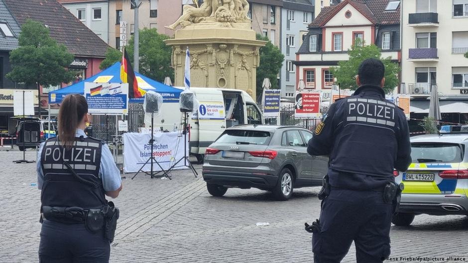 The deadly knife attack in Mannheim has reignited the debate on deportations of criminal foreigners | Photo: Rene Priebe/dpa/picture alliance