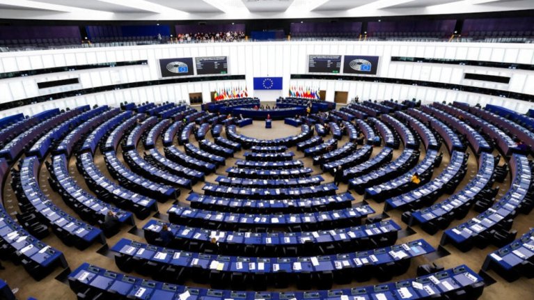 On Wednesday (April 10) deputies in the European Parliament voted in favor of the new EU migration pact | Photo: Reuters