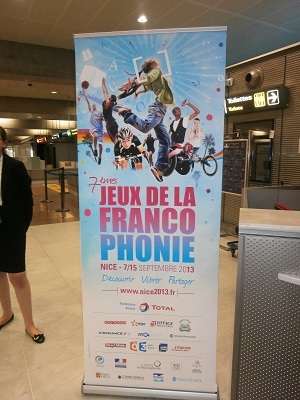 Affiche des Jeux de la Francophonie à l'Aéroport de Nice. Photo: Sinatou Saka