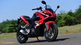 Bajaj Pulsar RS 200 