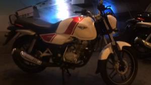 Bajaj V15 quick walkaround by OVERDRIVE - Video