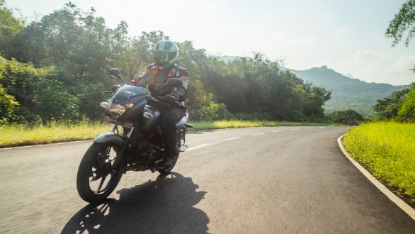 Bajaj Pulsar 125 OVERDRIVE Road Test Review (1)