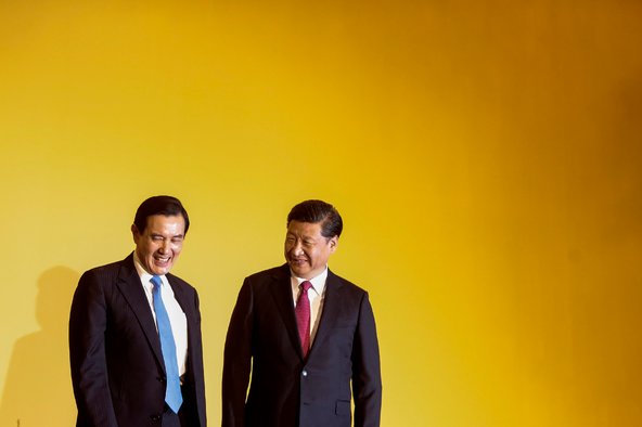 President Ma Ying-jeou of Taiwan, left, and President Xi Jinping of China in Singapore on Nov. 7.