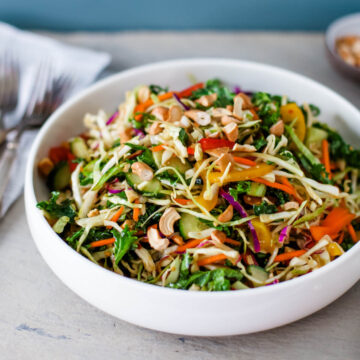 close up of cashew crunch salad feature