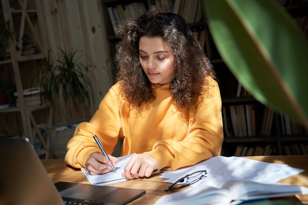 Tnecampus Girlwriting