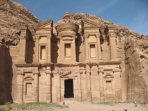 Das Kloster Ed Deir auf dem Berg