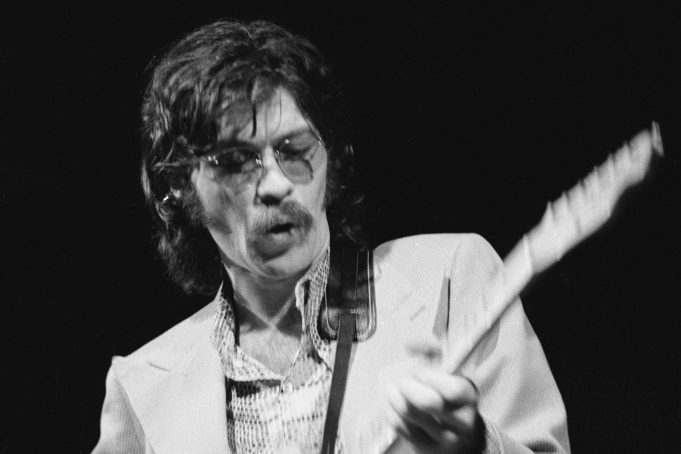 Canadian musician Robbie Robertson performing with The Band at the Royal Albert Hall, London, 3rd June 1971. (Photo by Michael Putland/Getty Images)