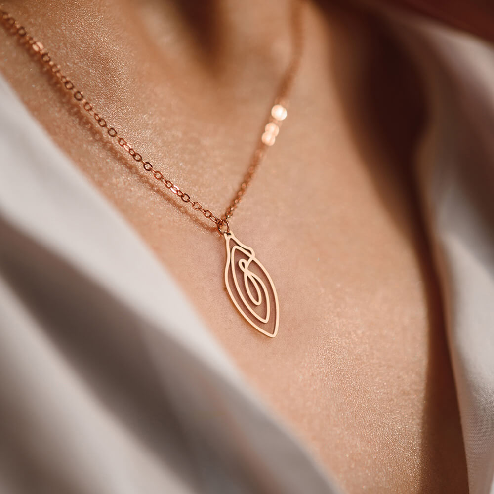 Vulvii Necklace - Rose Gold