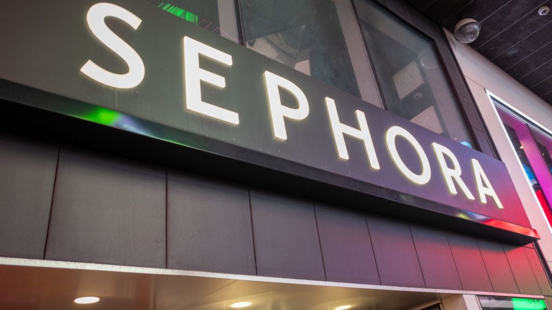 Fact Check: Sephora Did Not Fund Trump Campaign, Despite Viral Claims