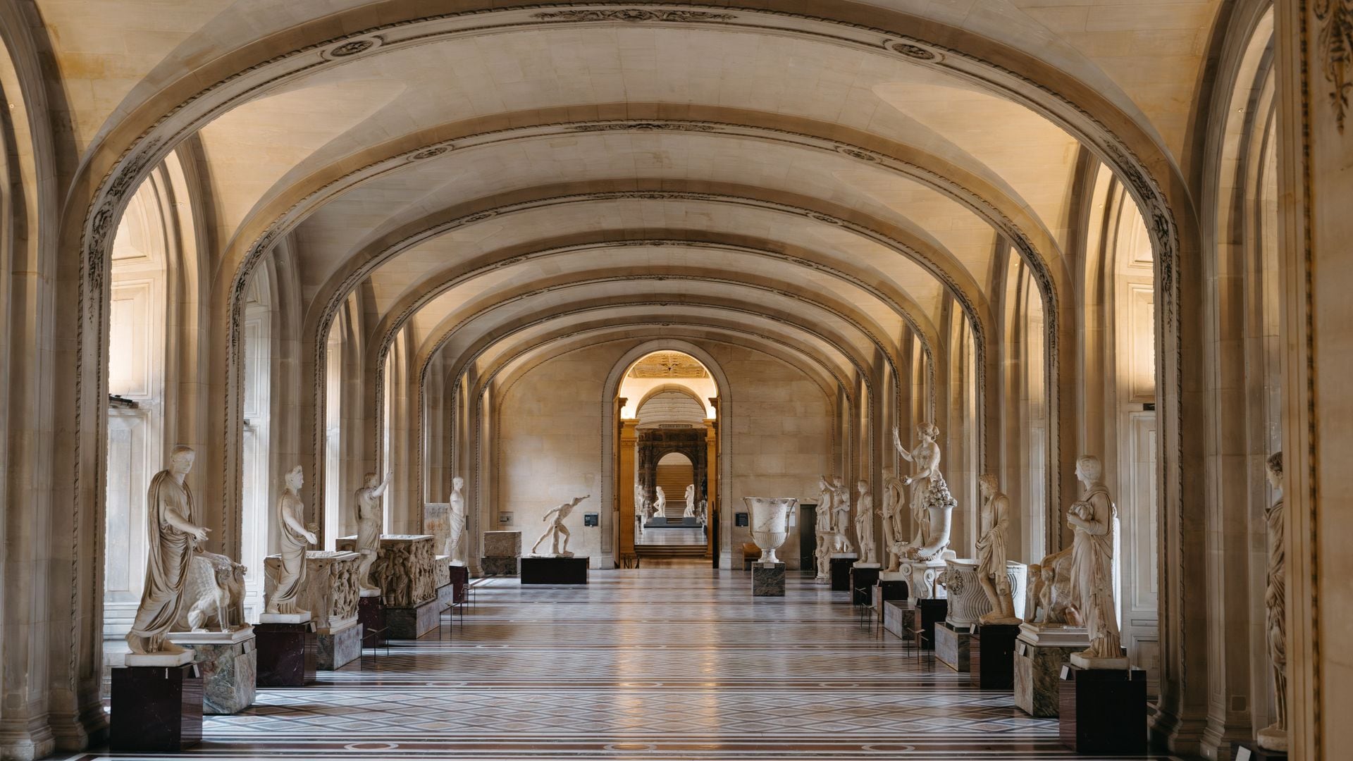 Conoce “De Toutes Beautés”: La nueva colaboración entre L'Oréal y el Museo del Louvre