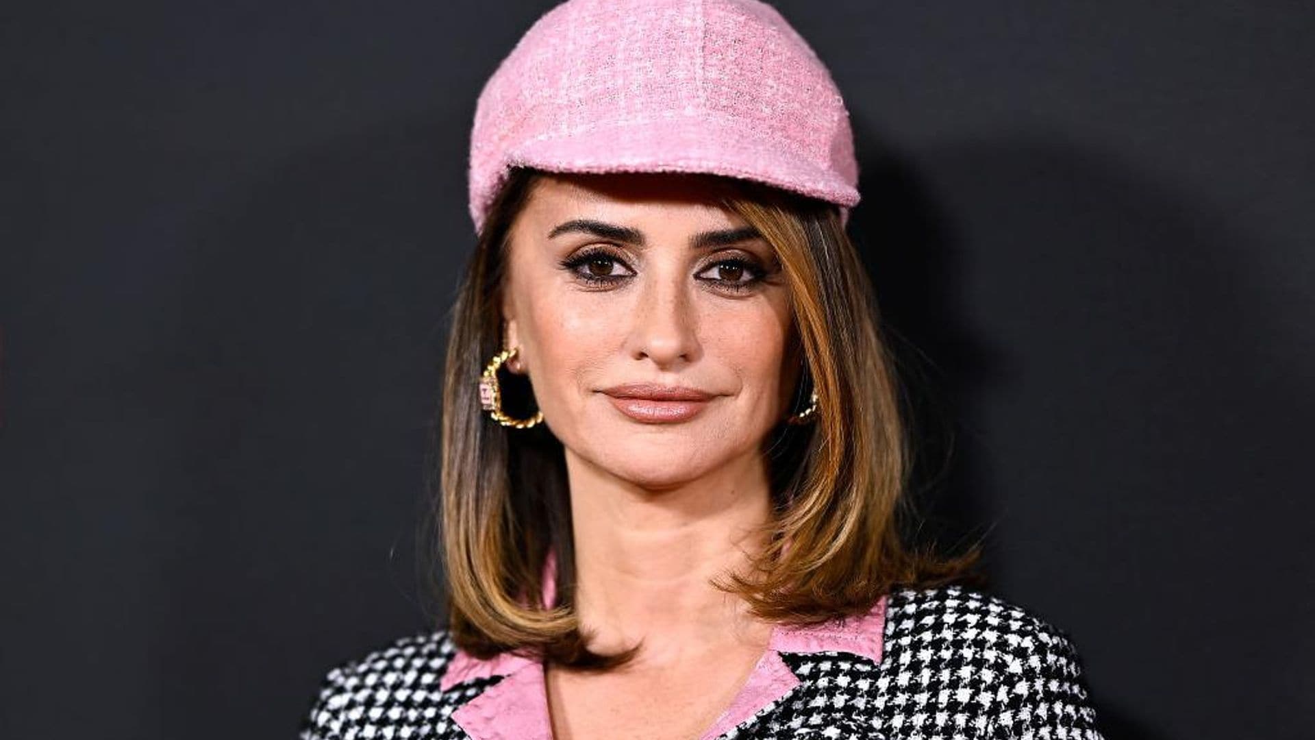 Penélope Cruz deslumbra en Madrid con un ‘total look’ de Chanel