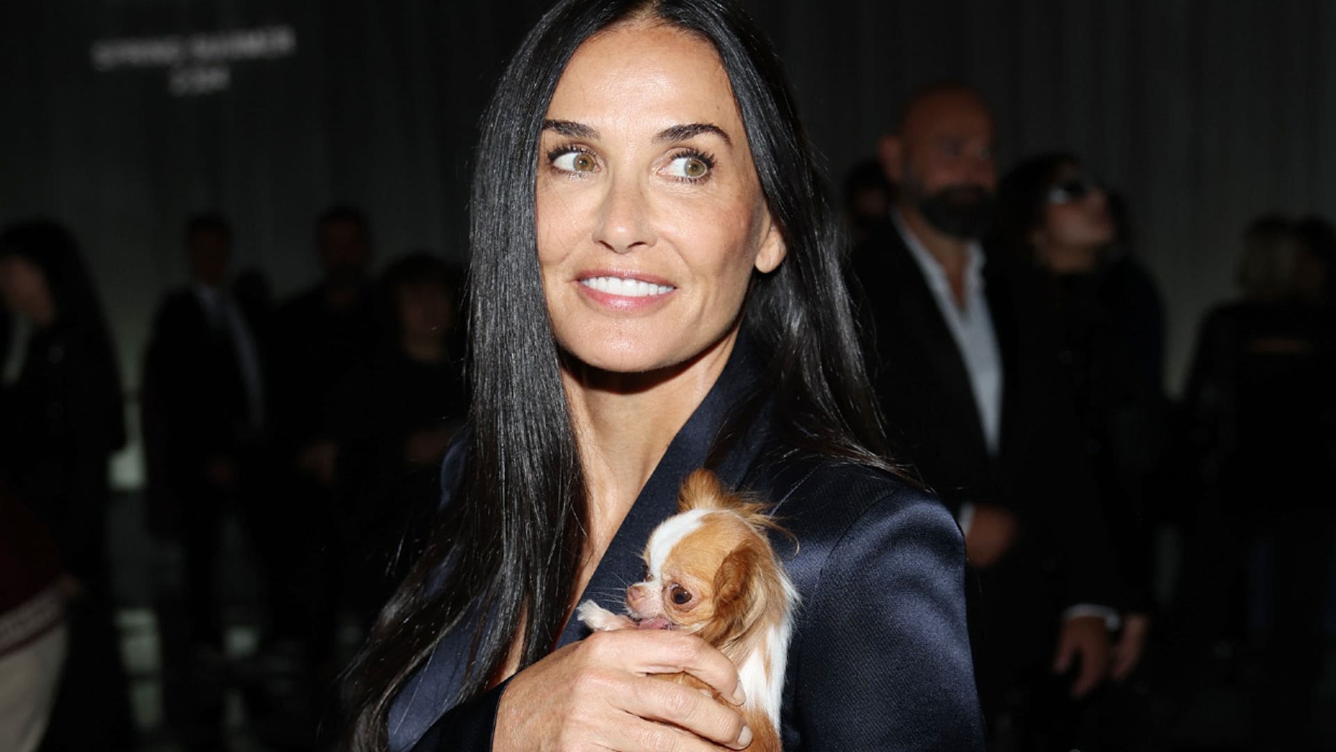 Las 'aventuras' de Demi Moore y su perro Pilaf: del 'photocall' al concierto de Madonna