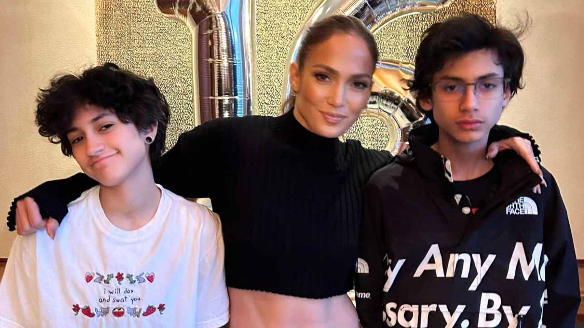 Jennifer Lopez reflexiona sobre cómo la maternidad sanó las heridas de su niña interior