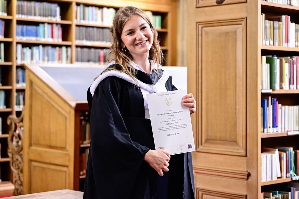 Elisabeth de los Países Bajos graduándose en Oxford