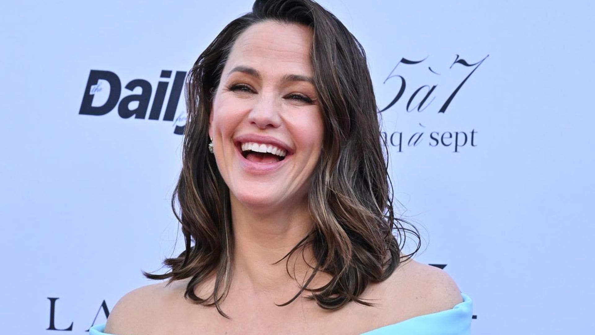 Jennifer Garner gives fans nostalgia dancing like she did in the ‘80s