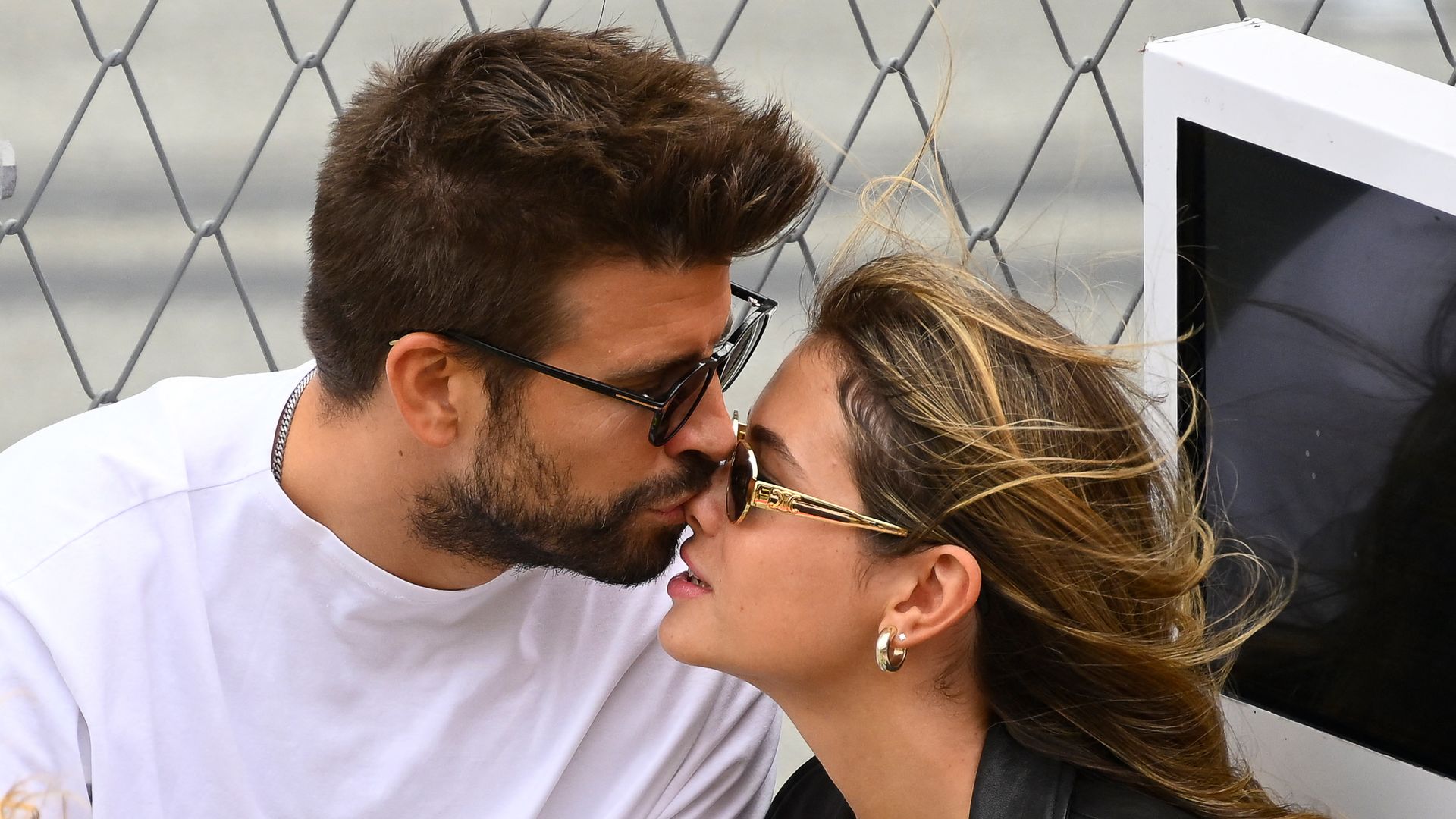 Gerard Piqué shares a photo with Clara Chía amid Shakira’s ‘Soltera’ success