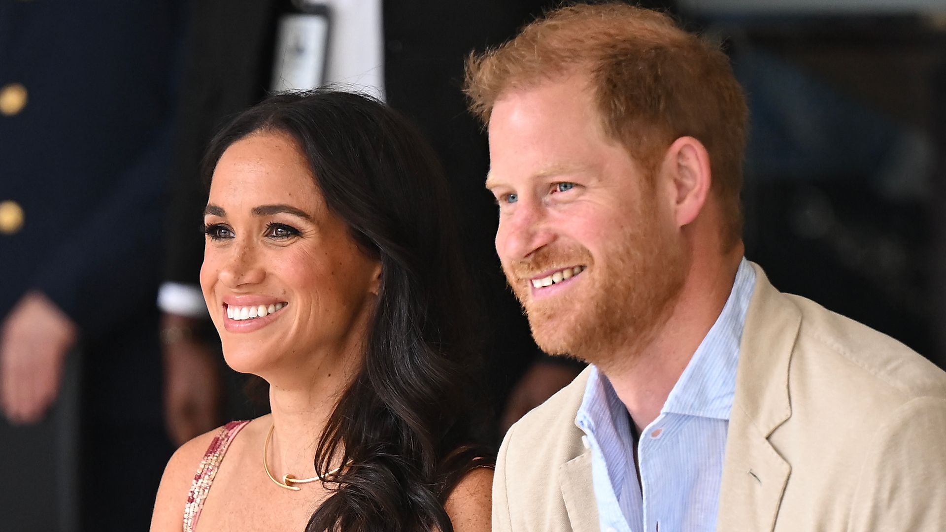 Meghan Markle and Prince Harry speak Spanish in Colombia