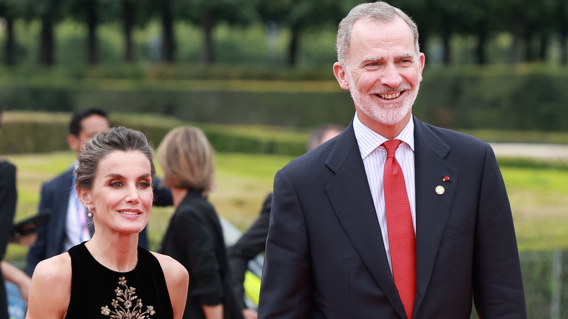 King Felipe and Queen Letizia star in selfie from Paris