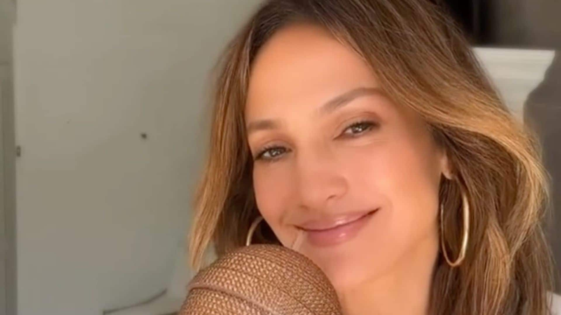 Jennifer Lopez’s TikTok fresh Pumpkin Spice makeup look is a Thanksgiving must