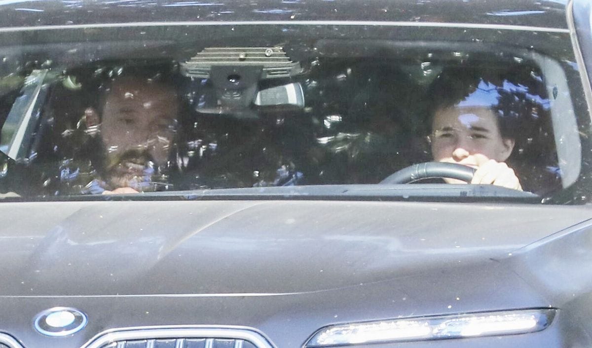 Ben Affleck takes his turn teaching Fin to drive in Los Angeles