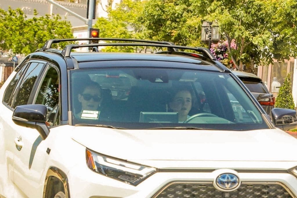 Jennifer Garner supervising Fin driving in Los Angeles