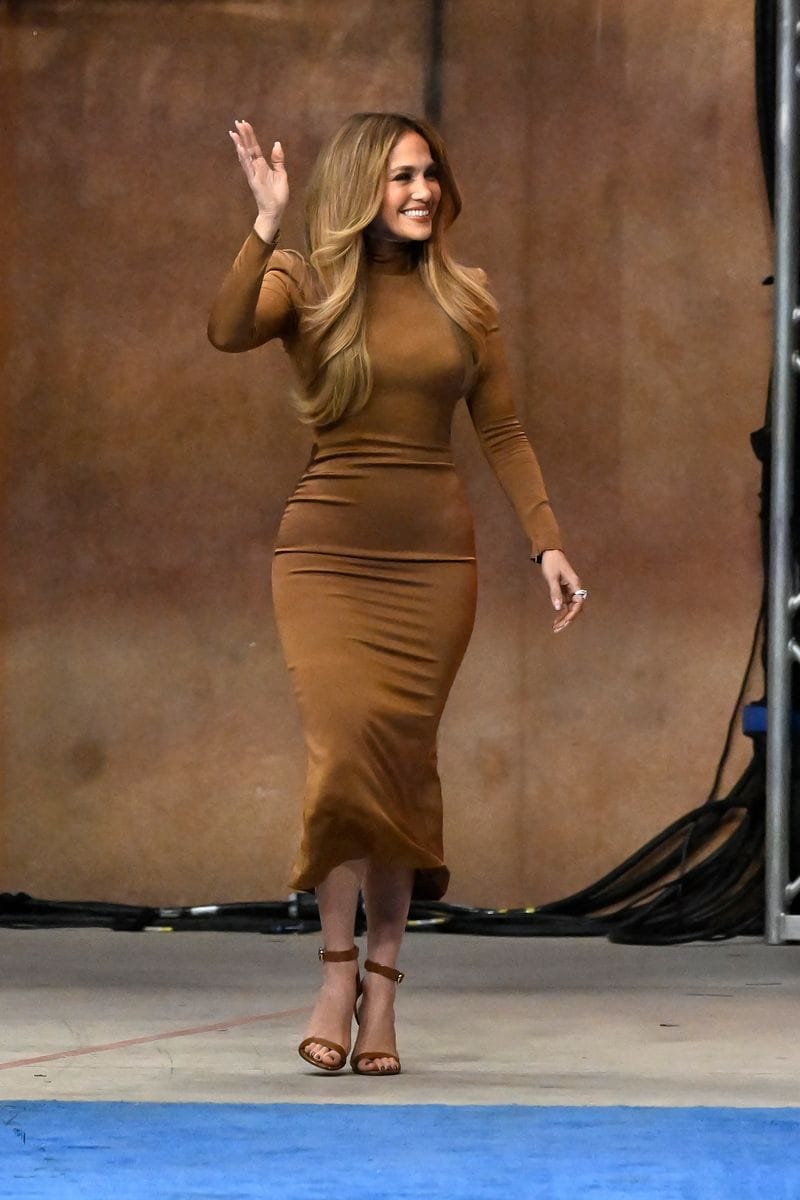 Jennifer Lopez arrives to speak during a campaign rally 