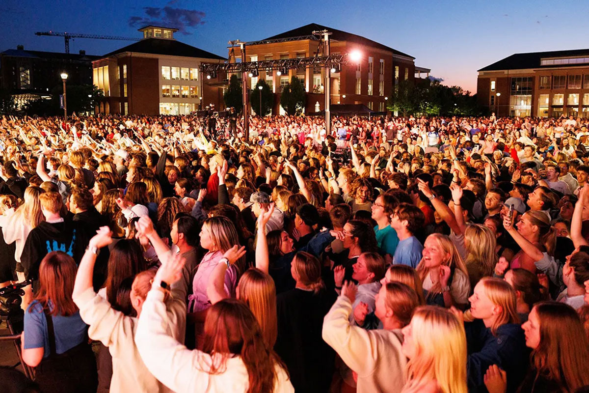 FOX News: Liberty University holds massive, public prayer gathering as anti-Israel mobs get arrested at Columbia, USC