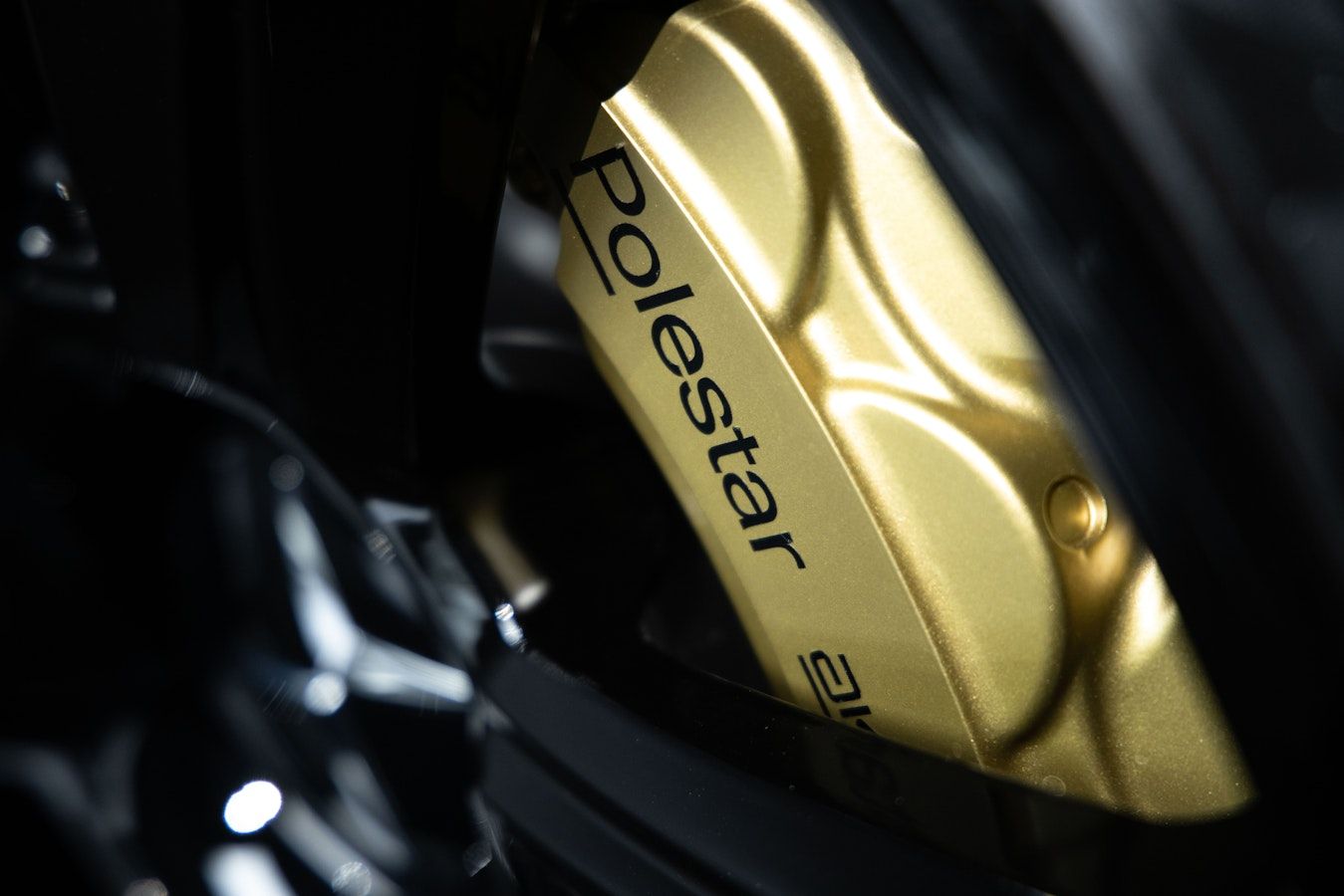 Polestar 2 Gold